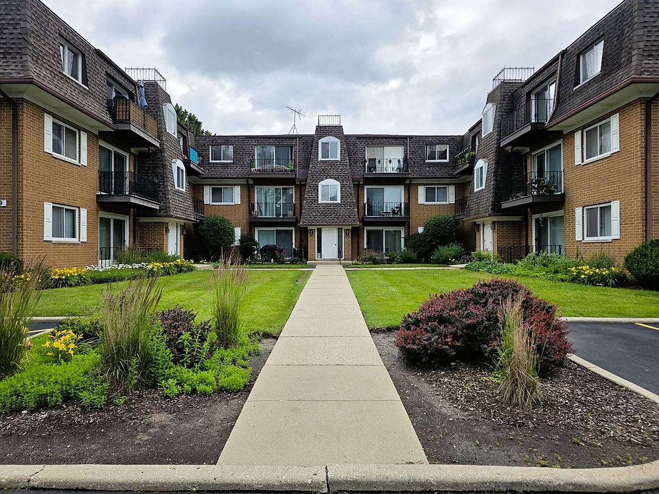 1st image of 1907 W Golf Rd APT 1B