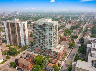 192 Bronson Ave #702, Ottawa, ON K1R 0E7