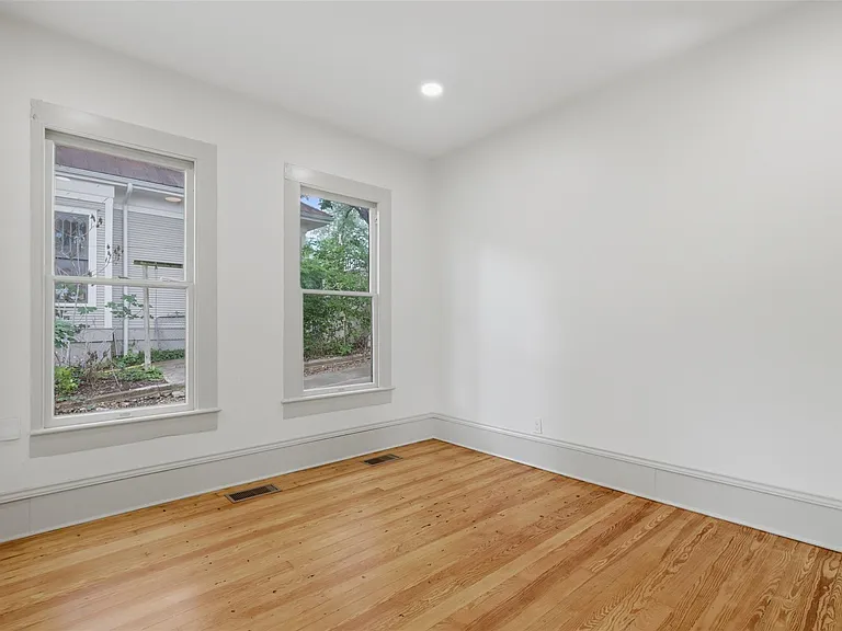 608 Harthan St — Photo 13