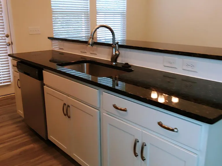 1033 Coldstream Dr — Photo 7