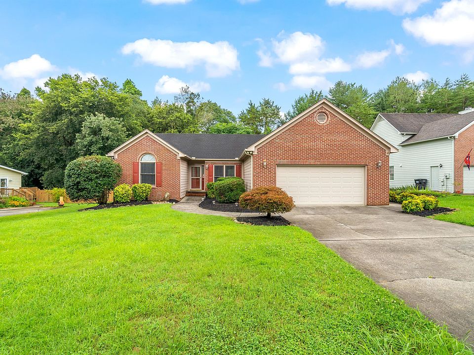 1st image of 8112 Meadowood Ln