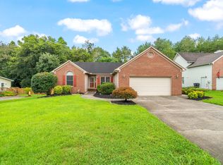 8112 Meadowood Ln, Knoxville, TN 37919