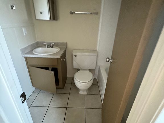 4th image of 2500 W Hickory St APT 22