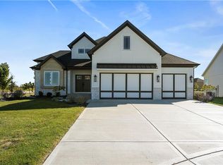 10759 N Hickory Ct, Kansas City, MO 64155