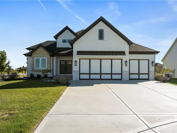 10759 N Hickory Ct, Kansas City, MO 64155