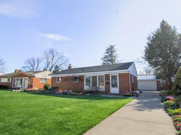 26923 Constance St, Dearborn Heights, MI 48127