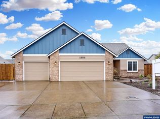 1353 Jodi Dr, Silverton, OR 97381