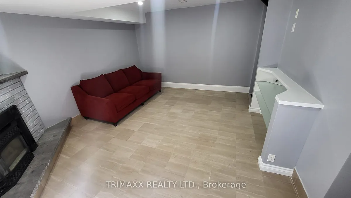 Building Photo - 19 Saint Andrews Blvd #BASEMENT