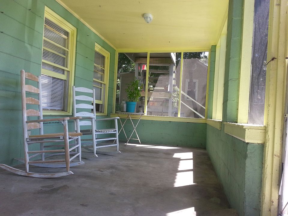 screened in porch