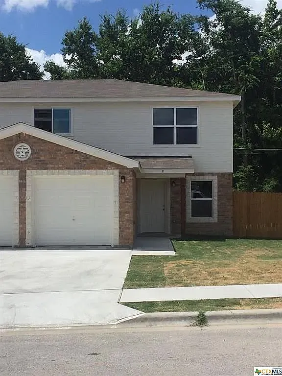 4 bed, 2.5 bath, 2786 sqft, $1,250 — Photo 2