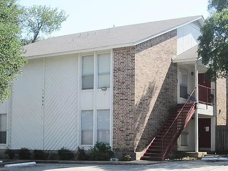11904 Alpheus Ave #C — Photo 1