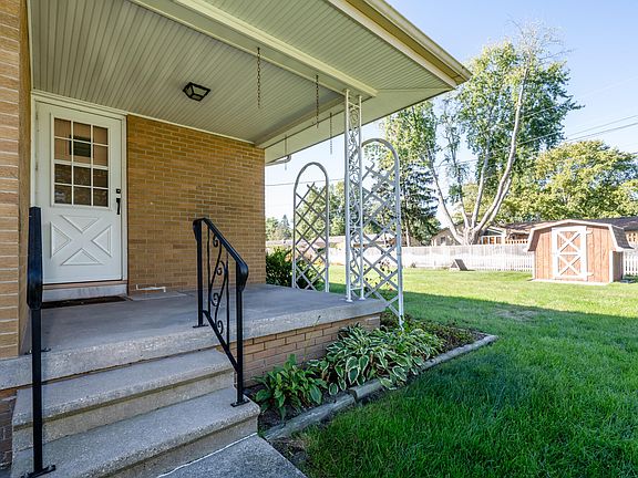 5th image of 5556 Donald St