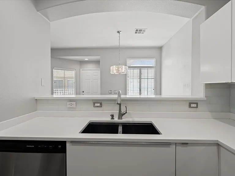 1200 Nevada Sky St — Photo 9