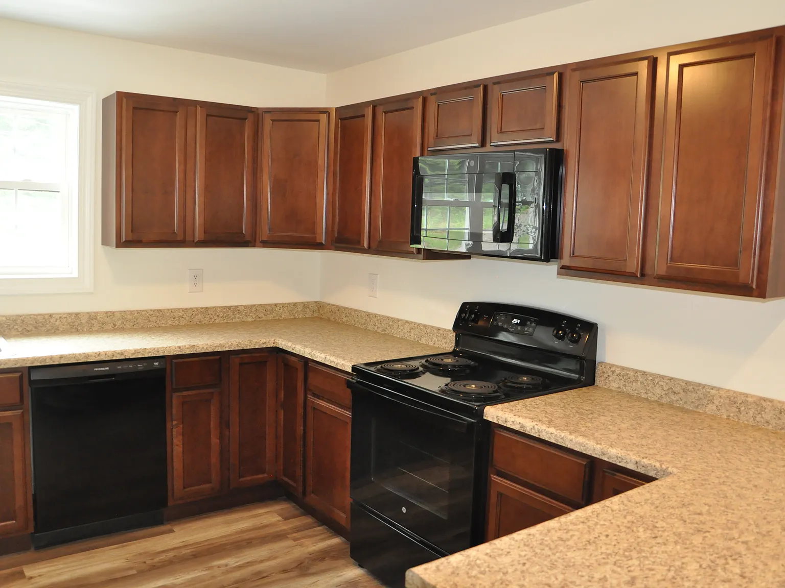 2 bed, 1470 sqft, $1,650 — Photo 4