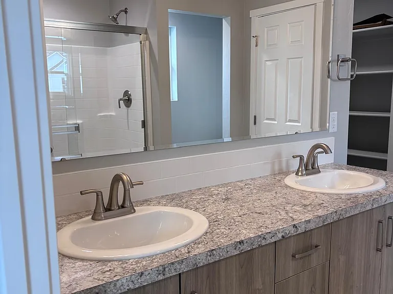 2518 W Fallon Loop — Photo 10
