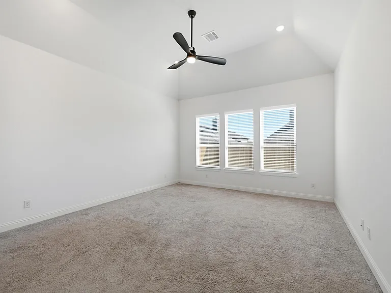 513 Fieldstone Ln — Photo 9