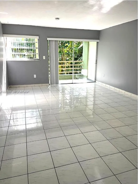 2 bed, 1009 sqft, $2,500 — Photo 3