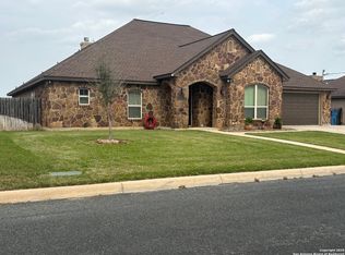 104 Park Vw, Poth, TX 78147