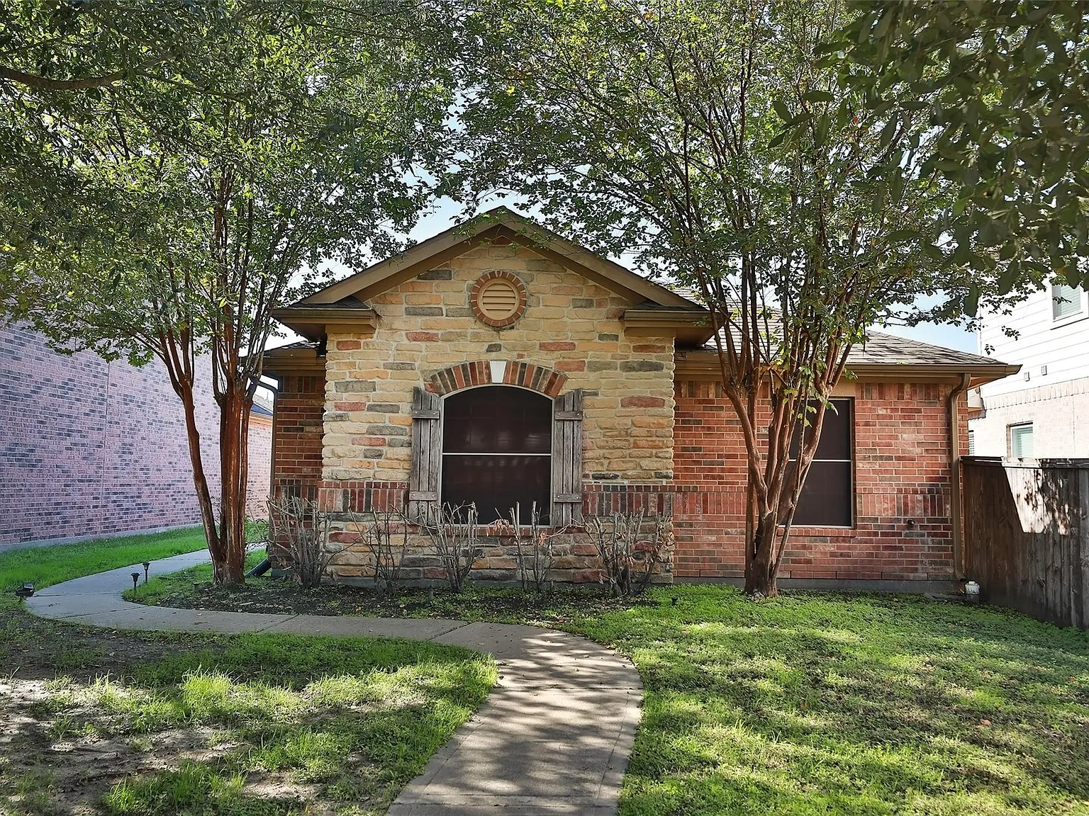 3 bed, 2.0 bath, 1454 sqft, $1,800 — Photo 1