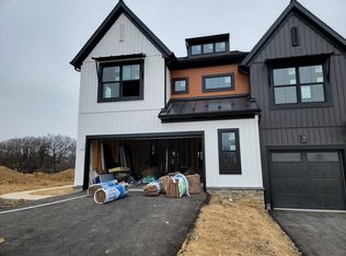 2135 S Autumn Chase Dr, Mechanicsburg, PA 17055