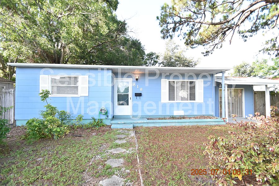 1st image of 818 49th Ave N
