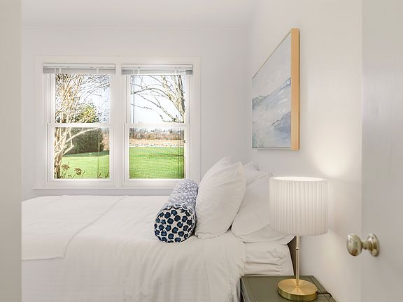 4th image of 415 Wapping Rd
