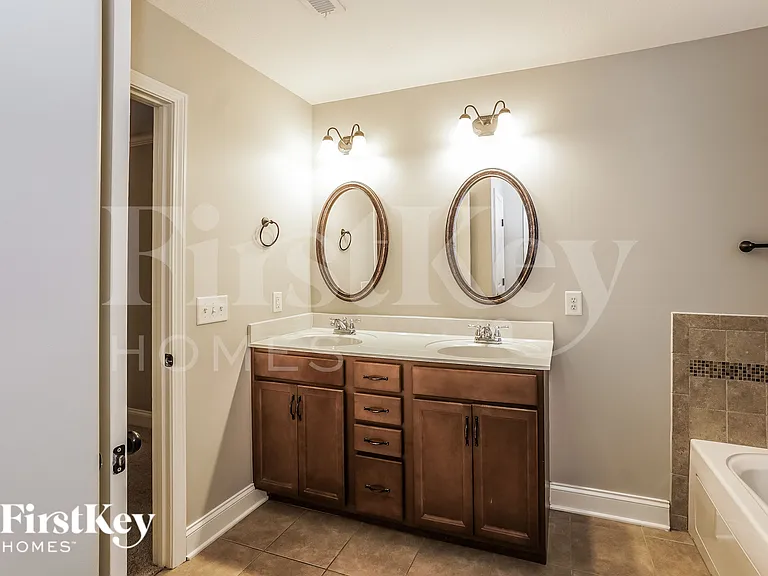 713 W Accipiter Cir — Photo 13