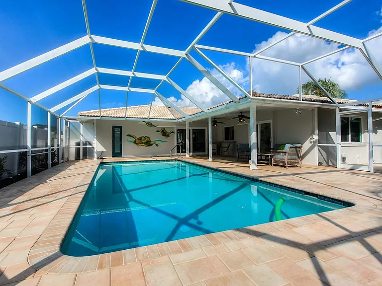 Biltmore Dr — Photo 24