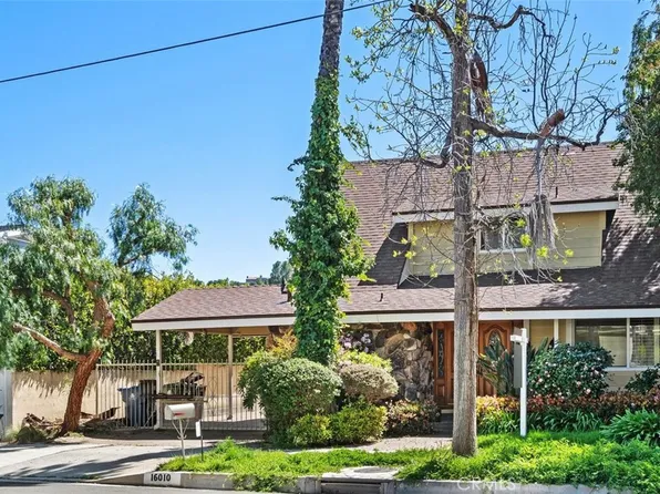 16010 Dickens St, Encino, CA 91436