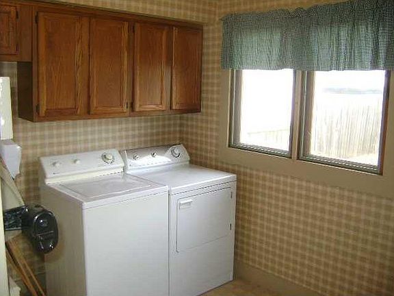 3rd image of 336 W 7th St