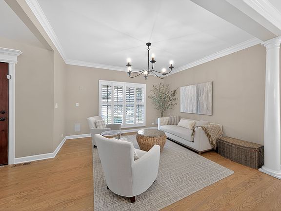 5th image of 325 Bryant Ave