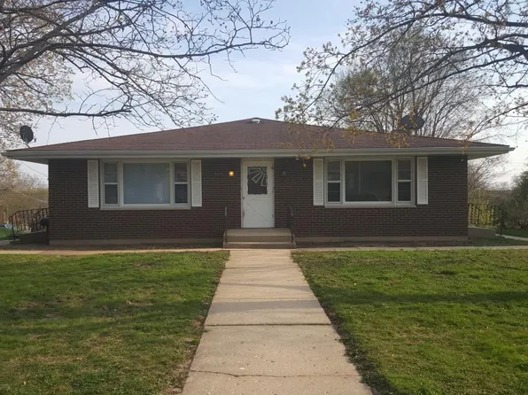 5841 Garrett Ln, Rockford, IL 61107