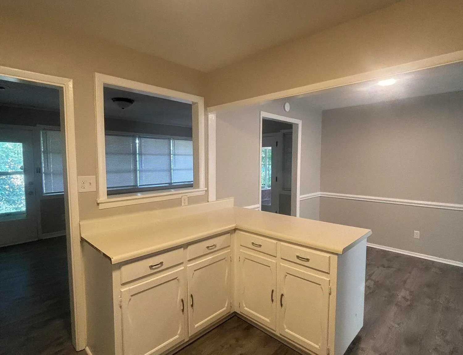 3 bed, 2.5 bath, 1834 sqft, $1,250 — Photo 4