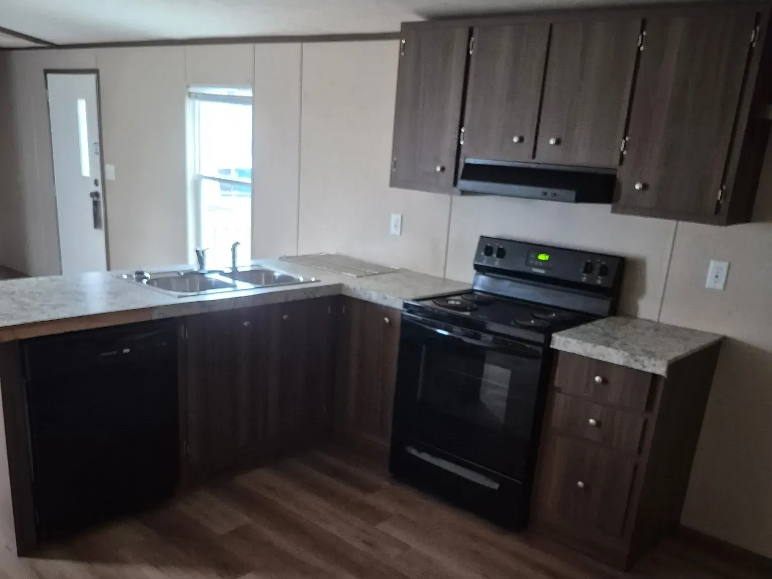 3 bed, 1088 sqft, $1,025 — Photo 2