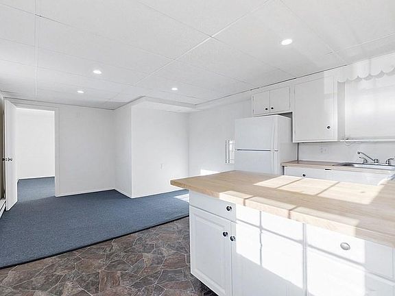 2nd image of 3 Sunset Ln #2