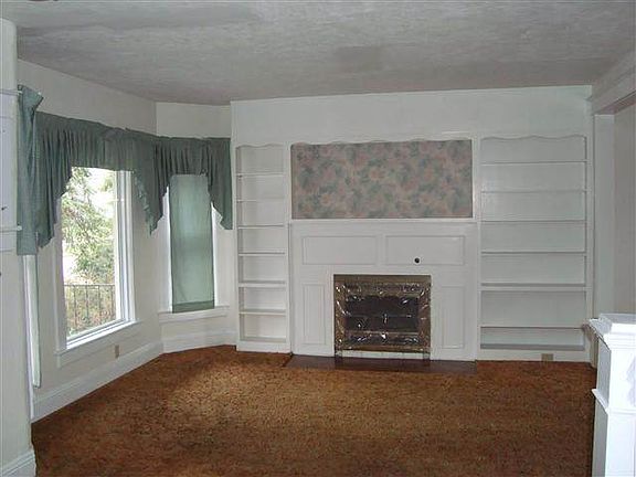 5th image of 654 Kilbourn St