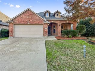 2536 Flowing Springs Dr, Fort Worth, TX 76177