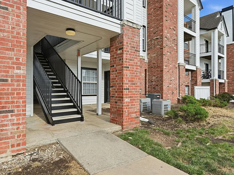 Villa Estates at Lenexa — Photo 56