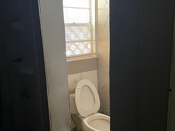 4th image of 1481 Lillius St