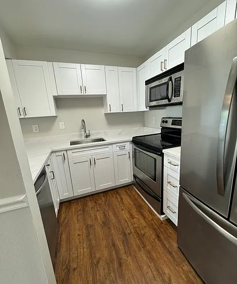 606 S Albany Ave #2 — Photo 3