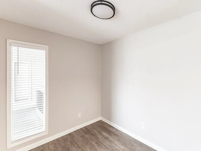 Beltline Villas Apartments — Photo 9