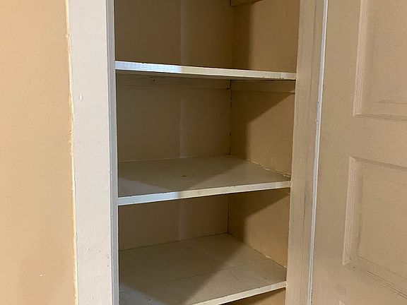 2nd image of 133 Wildwood Pl