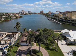 140 Bayview Ave, Naples, FL 34108