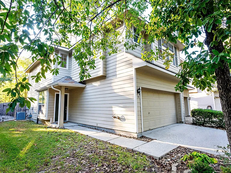 11 Summerhaze Cir — Photo 2