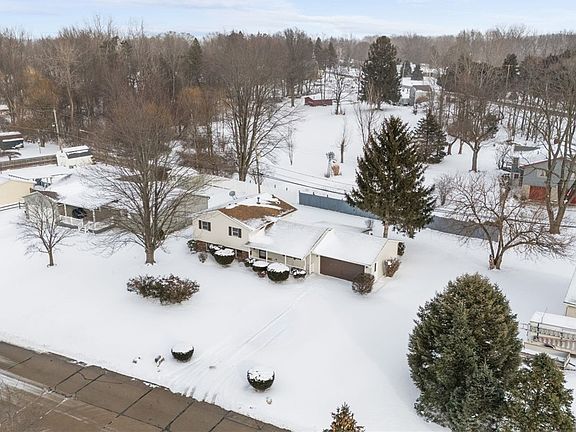 3rd image of 7007 Hidden Valley Dr