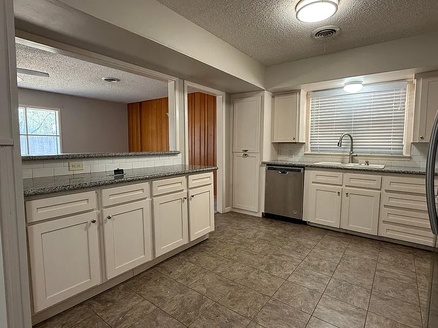3 bed, 1783 sqft, $1,900 — Photo 4