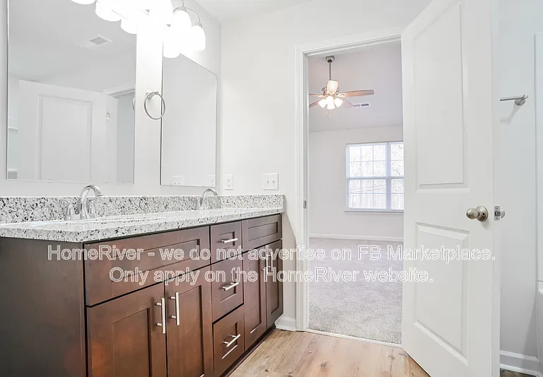 1823 Glenside Dr — Photo 9