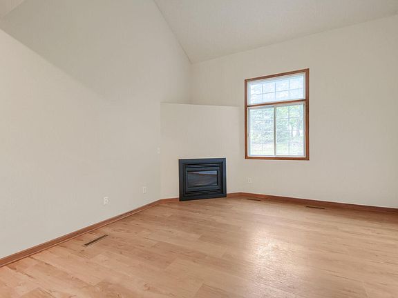 4th image of 3710 Vermilion Ct S