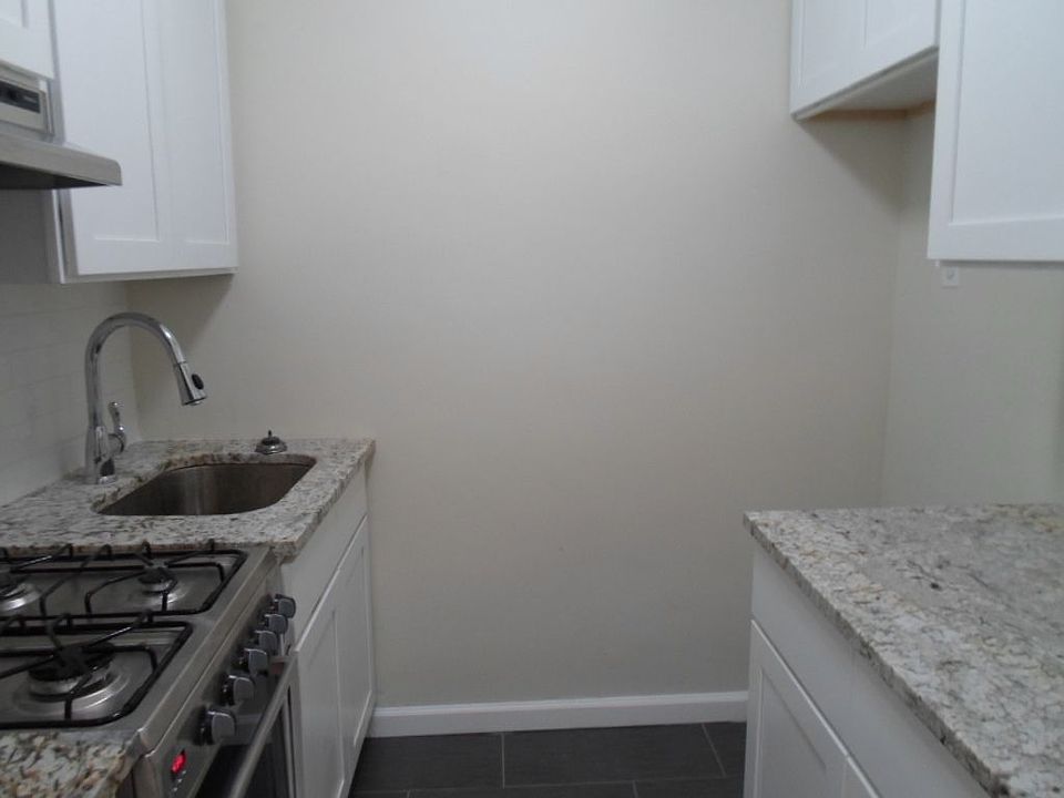 1st image of 430 W 34th St APT 4E