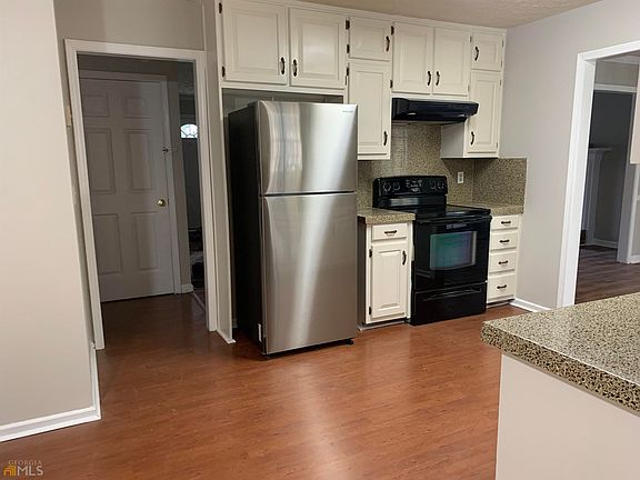3rd image of 2019 Hunters Branch Ct